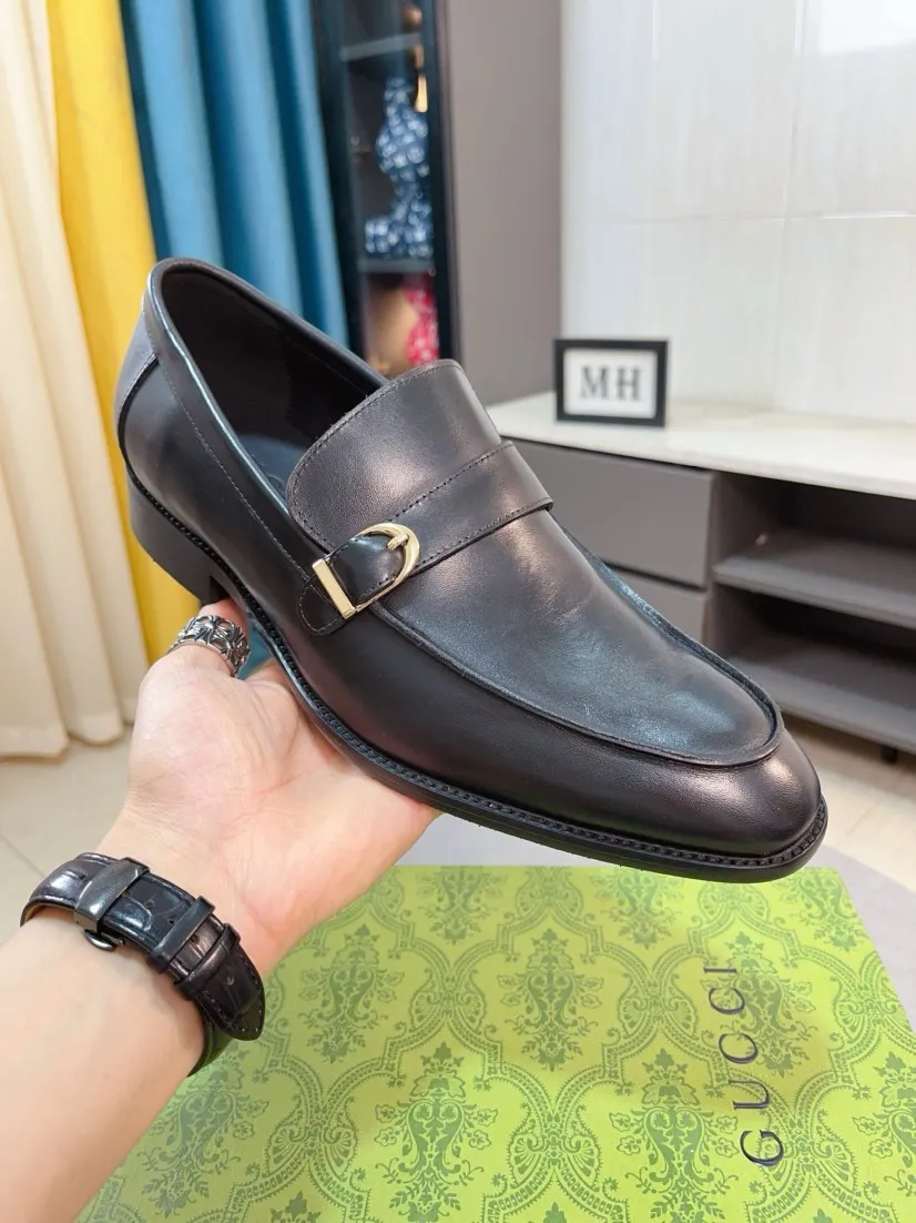 Men's shoes 💰500🌹🌹[GUCCI Gucci] A new style of formal men's leather shoes is coming ~ The original quality upper is made of Italian cowhide➕The leather is soft and delicate, comfortable and soft. The top layer of genuine leather, rubber wear-resistant outsole, the shoe shape is dignified and domineering, and the luxury charm is not concealed! The natural and free nouveau riche leads the trend. Code number: 38-44